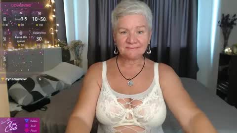 Snapshot of roxana_brooks chatting on May 12, 2:52 am Roxana online show from May 12, 2:52 am