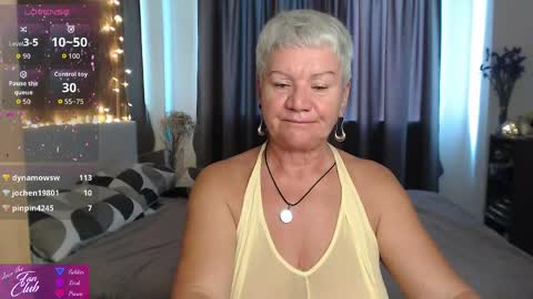 Snapshot of roxana_brooks chatting on May 13, 1:25 am Roxana online show from May 13, 1:25 am