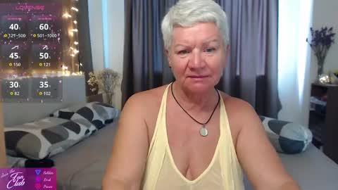 Snapshot of roxana_brooks chatting on May 21, 1:12 am Roxana online show from May 21, 1:12 am