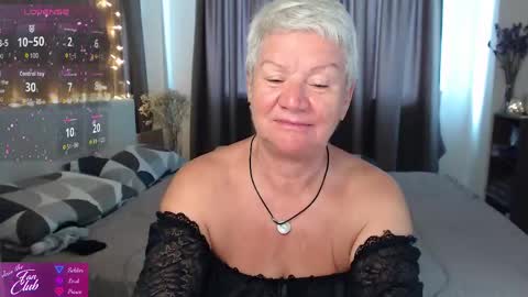 Snapshot of roxana_brooks chatting on May 23, 1:44 am Roxana online show from May 23, 1:44 am