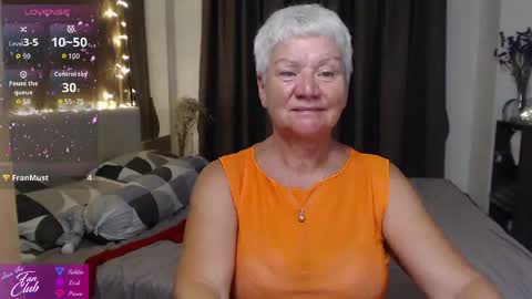 Snapshot of roxana_brooks chatting on May 26, 11:50 am Roxana online show from May 26, 11:50 am