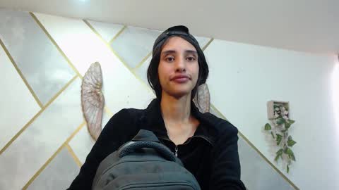   online show from January 7, 7:49 pm