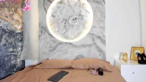 Snapshot of roxanaborns chatting on October 29, 1:02 pm roxanaborns online show from October 29, 1:02 pm