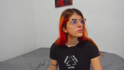 Snapshot of roxanajames__ chatting on February 16, 4:14 pm roxy online show from February 16, 4:14 pm