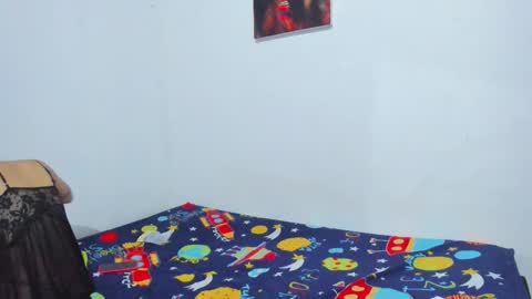 Snapshot of roxanajames__ chatting on March 29, 12:43 am roxy online show from March 29, 12:43 am