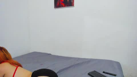 Snapshot of roxanajames__ chatting on April 8, 4:18 pm roxy online show from April 8, 4:18 pm