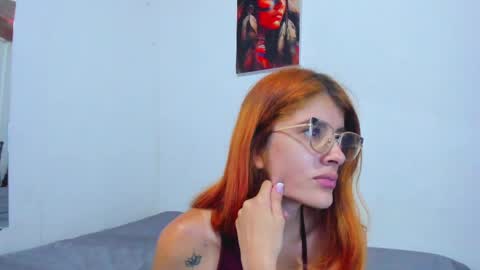 Snapshot of roxanajames__ chatting on April 21, 2:56 pm roxy online show from April 21, 2:56 pm