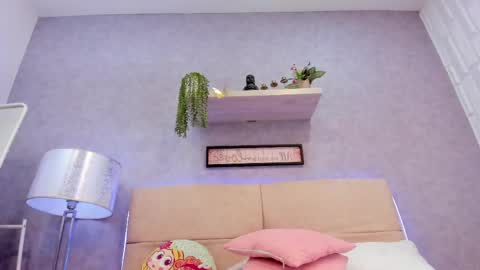 Snapshot of roxanebrown chatting on May 19, 1:56 am roxanebrown online show from May 19, 1:56 am