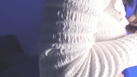 Roxane online show from November 24, 7:52 am