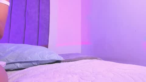 Roxane online show from December 4, 6:34 am