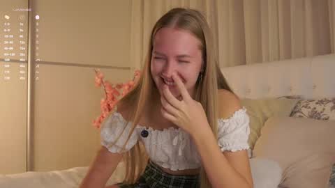 Anna Lokiss online show from September 18, 1:24 pm