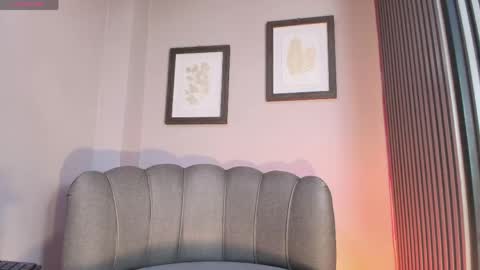 Snapshot of roxanna_moore2 chatting on May 29, 12:14 pm Roxanna online show from May 29, 12:14 pm