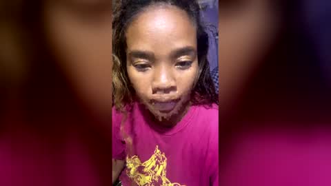 roxanne_98 online show from April 3, 5:33 pm