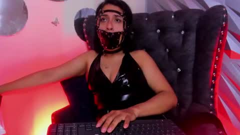 roxanne_han online show from July 5, 4:25 pm