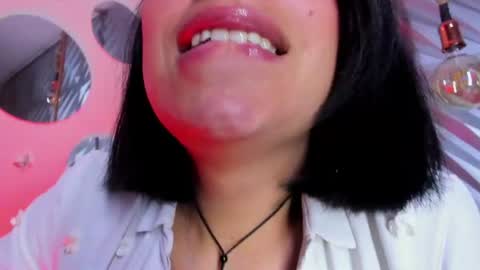 roxanne_han online show from July 6, 3:03 pm