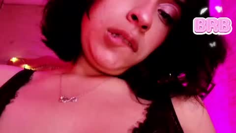 roxanne_han online show from July 17, 12:01 pm