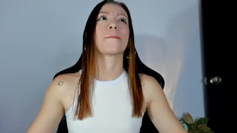 roxanne online show from April 4, 7:44 pm