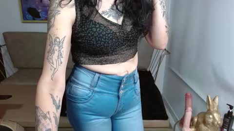 Roxanne online show from November 29, 1:36 pm