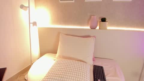 Roxanne Gomez online show from November 29, 11:24 am