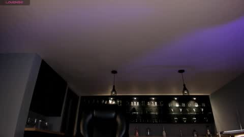 Roxanne Hill  online show from December 21, 11:50 am