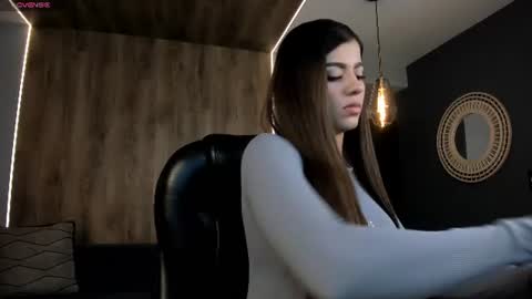 Snapshot of roxannehill_ chatting on July 3, 12:22 pm Roxanne Hill online show from July 3, 12:22 pm
