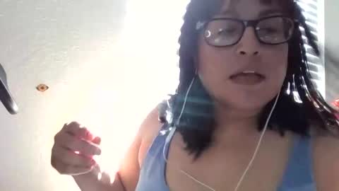Snapshot of roxannellh chatting on June 1, 9:49 pm roxannellh online show from June 1, 9:49 pm