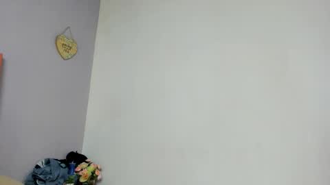 Juliana 3 online show from May 15, 12:12 pm