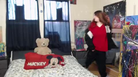Snapshot of roxanneroulette chatting on January 19, 11:21 pm Silver online show from January 19, 11:21 pm
