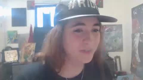 Snapshot of roxanneroulette chatting on February 3, 2:24 pm Silver online show from February 3, 2:24 pm