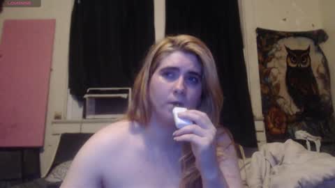 Snapshot of roxanneroulette chatting on September 28, 4:07 am Silver online show from September 28, 4:07 am