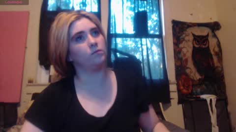 Snapshot of roxanneroulette chatting on September 28, 11:21 pm Silver online show from September 28, 11:21 pm