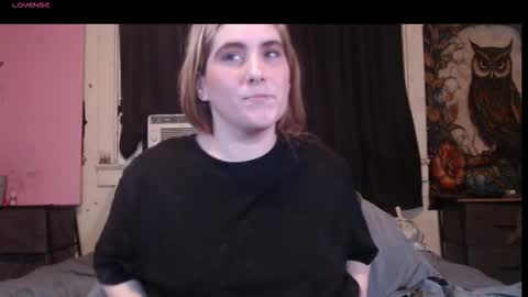 Snapshot of roxanneroulette chatting on October 13, 3:17 am Silver online show from October 13, 3:17 am