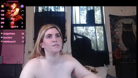Snapshot of roxanneroulette chatting on October 13, 3:23 pm Silver online show from October 13, 3:23 pm