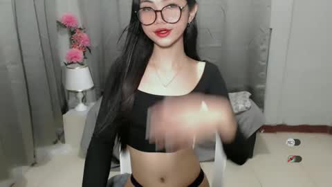Snapshot of roxie_fuckdoll chatting on December 28, 12:47 am Roxie online show from December 28, 12:47 am