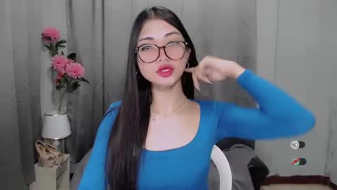 Snapshot of roxie_fuckdoll chatting on January 22, 10:59 pm Roxie online show from January 22, 10:59 pm