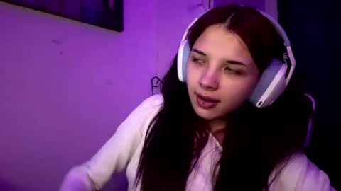 Hana online show from April 18, 7:07 pm