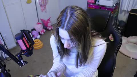 roxie online show from October 8, 1:42 pm