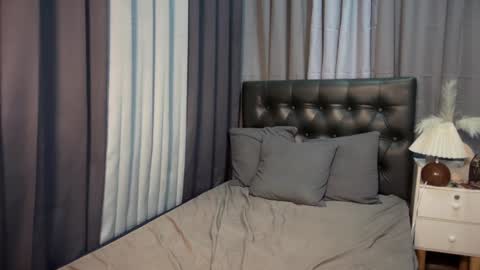 roxiethogersen online show from June 21, 3:53 am