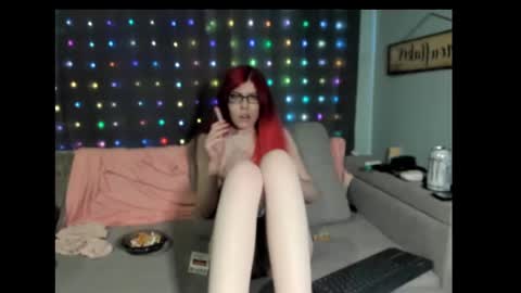 roxihazeleyes online show from February 16, 4:20 am