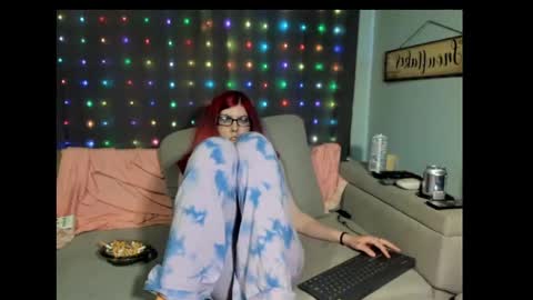 roxihazeleyes online show from February 16, 11:48 pm