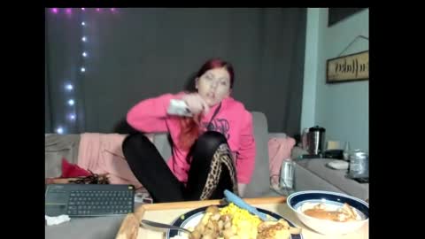 roxihazeleyes online show from March 2, 9:42 am