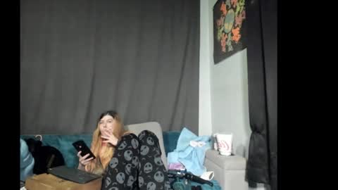 roxihazeleyes online show from December 23, 6:44 am