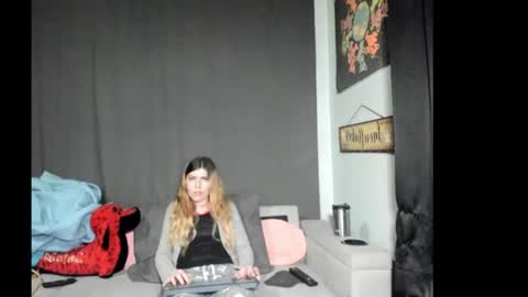 roxihazeleyes online show from February 10, 9:41 pm