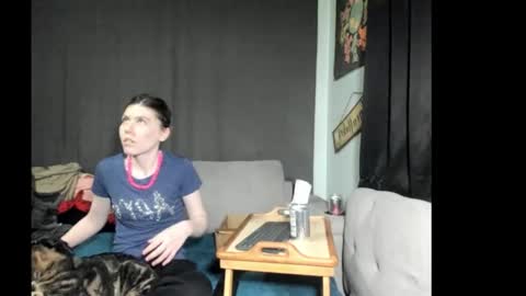 roxihazeleyes online show from March 1, 3:30 am