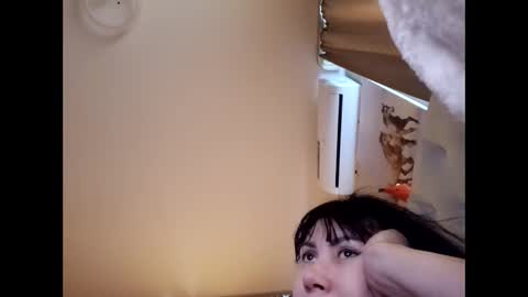 Snapshot of roxolanaa_sexy chatting on January 22, 11:45 am ROXOLANAA SEXY online show from January 22, 11:45 am