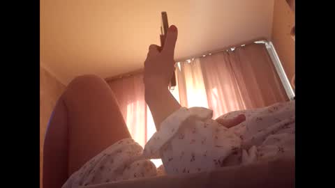 Snapshot of roxolanaa_sexy chatting on February 26, 5:20 am ROXOLANAA SEXY online show from February 26, 5:20 am