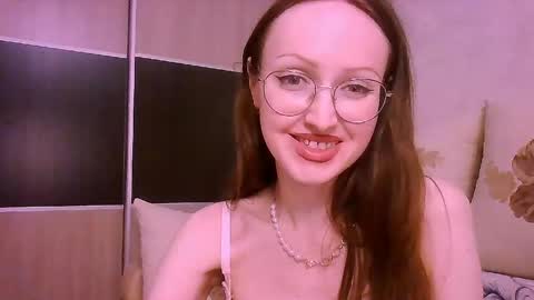 Snapshot of roxxywharton chatting on April 18, 7:58 pm Roxxy Wharton online show from April 18, 7:58 pm
