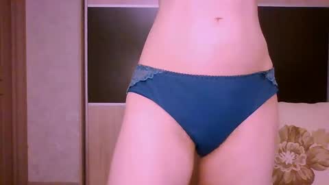 Snapshot of roxxywharton chatting on May 17, 12:12 pm Roxxy Wharton online show from May 17, 12:12 pm