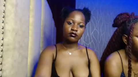 Snapshot of roxy_heather chatting on November 2, 9:17 pm Roxy online show from November 2, 9:17 pm