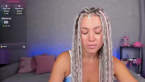 Snapshot of roxy_mars chatting on July 14, 2:05 am Roxy online show from July 14, 2:05 am